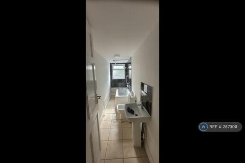 4 bedroom end of terrace house to rent, Burford Road, London, E6