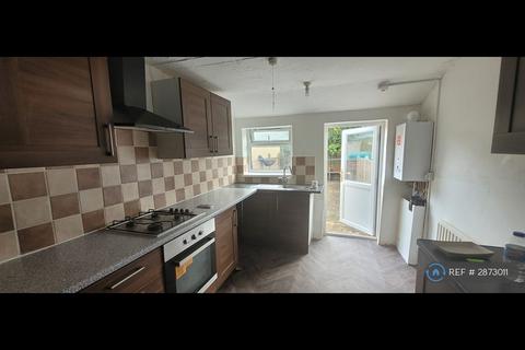 4 bedroom end of terrace house to rent, Burford Road, London, E6