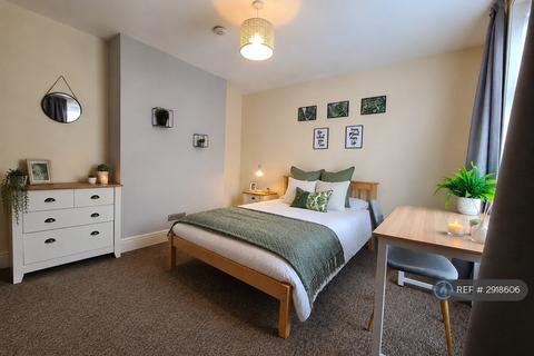 1 bedroom in a house share to rent, Orchard Road, Southsea, PO4
