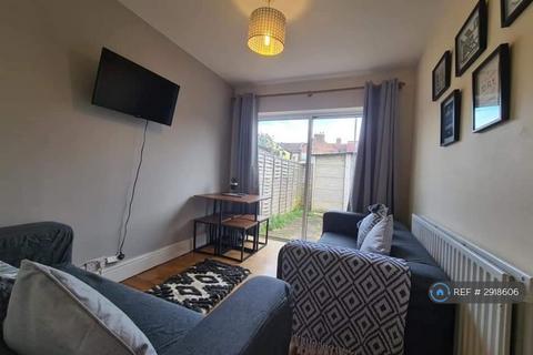 1 bedroom in a house share to rent, Orchard Road, Southsea, PO4