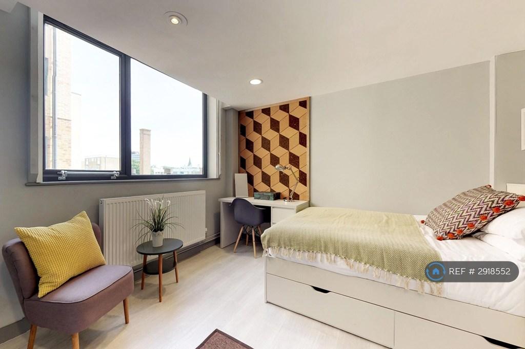 Apartment in Southampton - View 4
