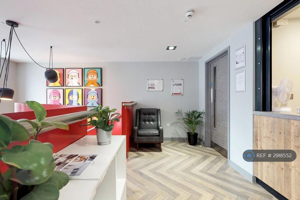 Apartment in Southampton - View 5