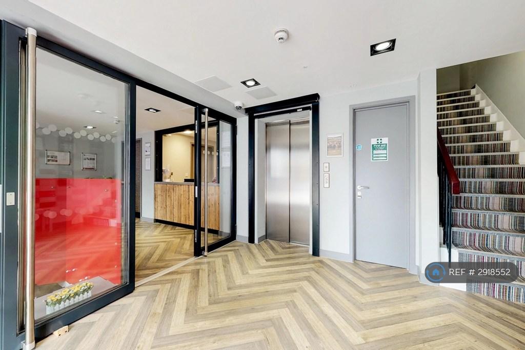 Apartment in Southampton - More