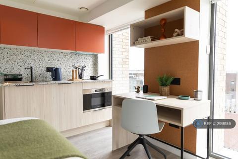 Studio to rent, John Street, Glasgow, G1