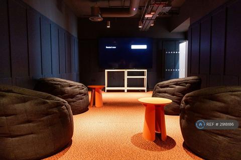 Studio to rent, John Street, Glasgow, G1