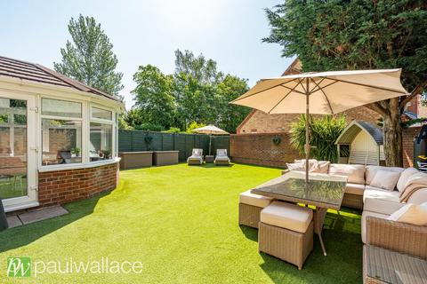 4 bedroom detached house for sale, Pulham Avenue, Broxbourne|Four Bedrooms, South-Facing Garden & Home Office