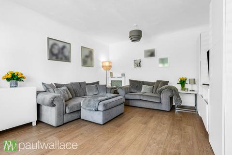 4 bedroom detached house for sale, Pulham Avenue, Broxbourne|Four Bedrooms, South-Facing Garden & Home Office