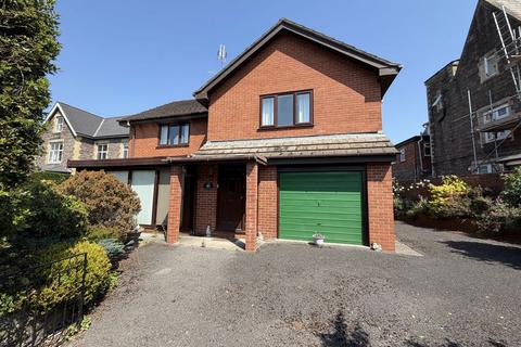3 bedroom detached house for sale, Avenue Road, Abergavenny