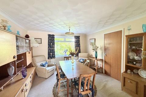 3 bedroom detached house for sale, Avenue Road, Abergavenny
