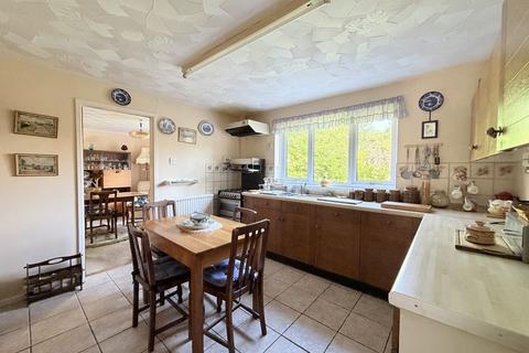 3 bedroom detached house for sale, Avenue Road, Abergavenny