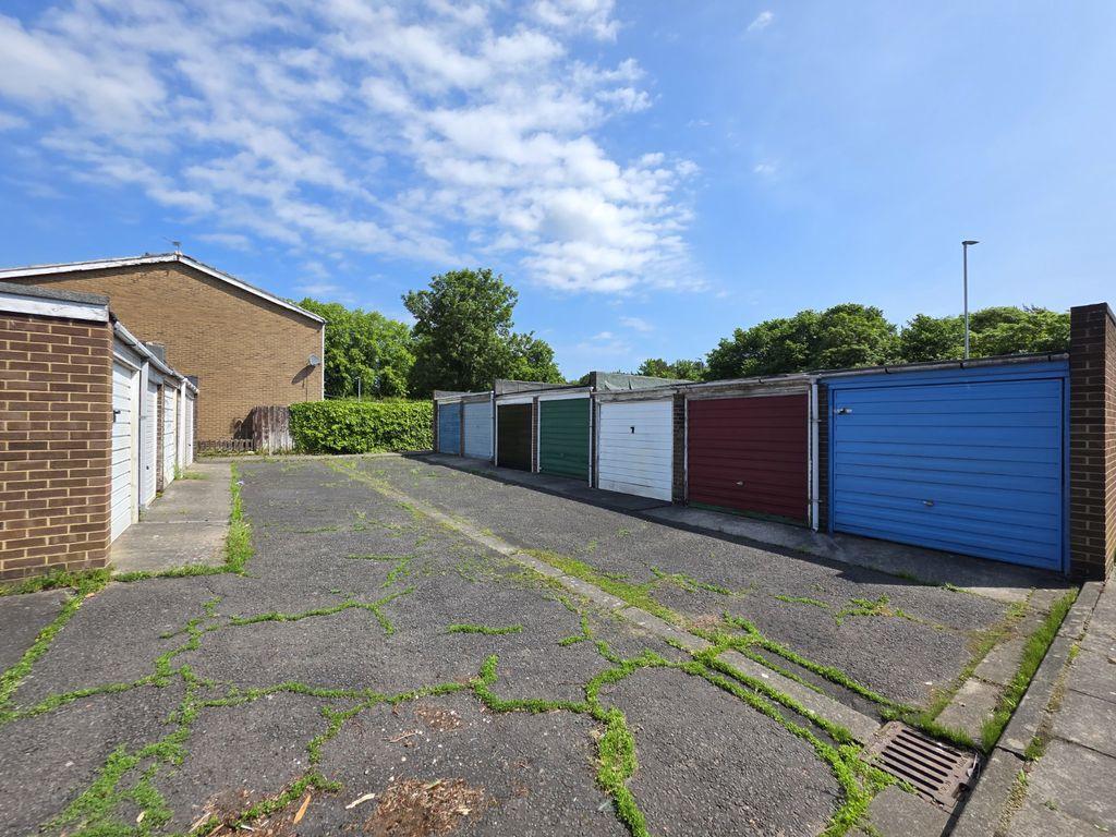 Garage/Driveway