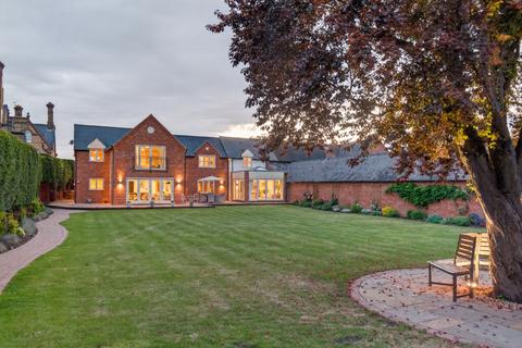 5 bedroom barn conversion for sale, Milton Keynes MK17