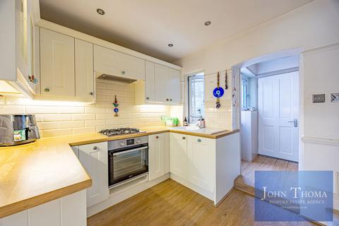 2 bedroom house for sale, Market Place, Romford RM4