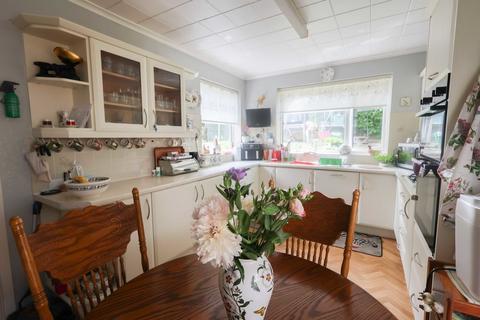2 bedroom detached bungalow for sale, Valley Road, Clevedon