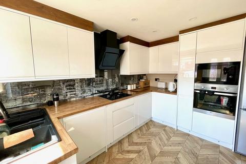 3 bedroom semi-detached house for sale, Pendinas, Wrexham