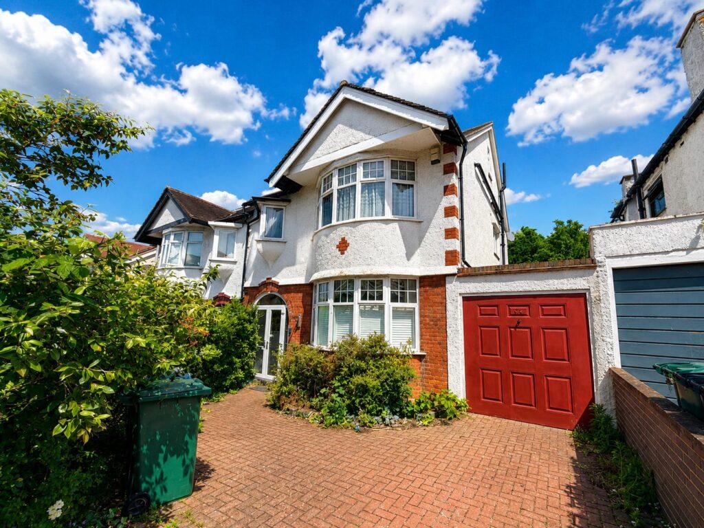 Detached house exterior, driveway, garage