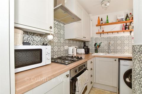 2 bedroom end of terrace house for sale, Church Street, Dorking RH4