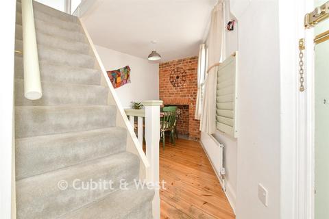 2 bedroom end of terrace house for sale, Church Street, Dorking RH4