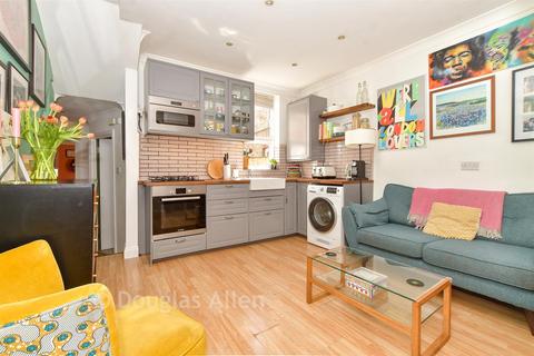 2 bedroom ground floor flat for sale, Belmont Park Road, Leyton