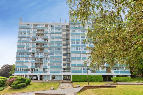 Flat - Kenilworth Court, Coventry, West Midlands, CV3