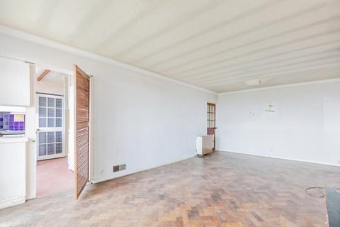2 bedroom flat for sale, Kenilworth Court, Coventry, West Midlands, CV3