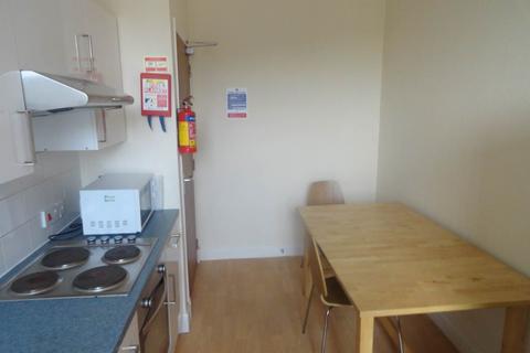 3 bedroom flat to rent, 27 3/0 Benvie Road, ,