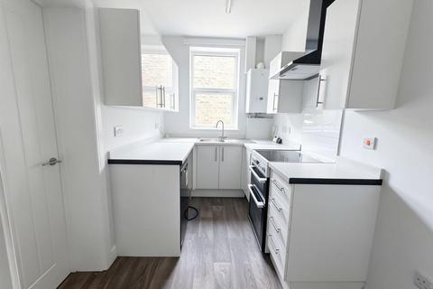 3 bedroom terraced house to rent, Doncaster Road, Barnsley, S71
