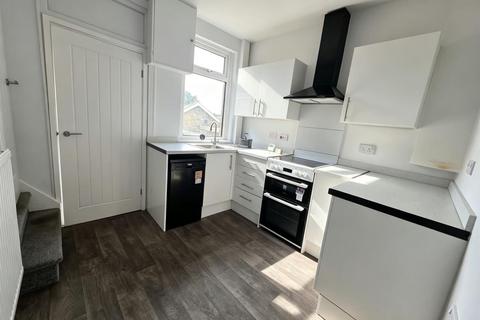 2 bedroom terraced house to rent, Windermere Road, Barnsley, S71