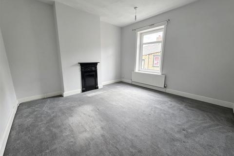 2 bedroom terraced house to rent, Windermere Road, Barnsley, S71