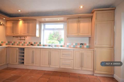2 bedroom semi-detached house to rent, Laxey Crescent, Leigh, WN7