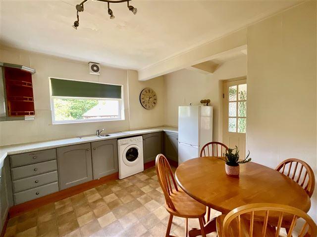 House in Sheffield, South Yorkshire - More