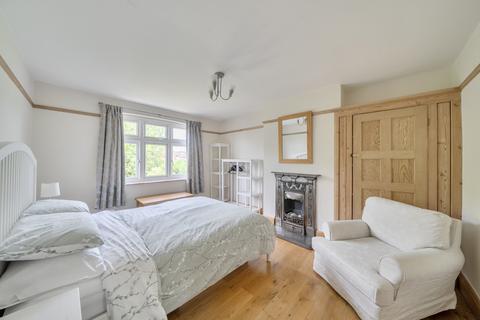 5 bedroom semi-detached house for sale, Grimsdyke Road, Pinner