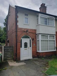 3 bedroom semi-detached house to rent, Bromwich Street, Bolton