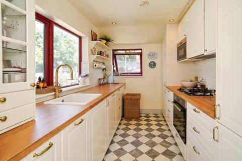 3 bedroom end of terrace house for sale, Sheringham Road, London, SE20