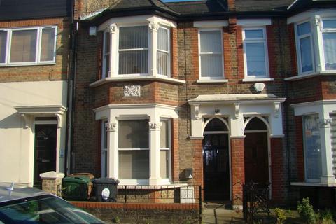 1 bedroom flat to rent, Cavendish Road, Highams Park, E4