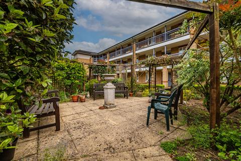 2 bedroom apartment for sale, Minster Court, Bracebridge Heath,Lincoln, LN4