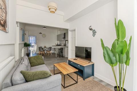 1 bedroom flat for sale, Dock Road, Tilbury, Essex, RM18