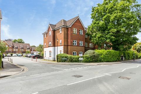 2 bedroom ground floor flat for sale, Regents Mews, Horley