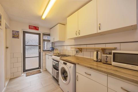 2 bedroom end of terrace house for sale, Seagrove Road, PORTSMOUTH