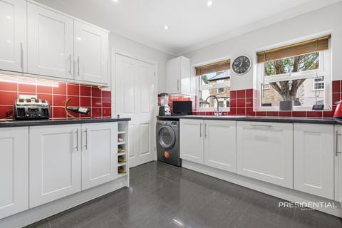 3 bedroom link detached house for sale, Princes Road, Buckhurst Hill IG9