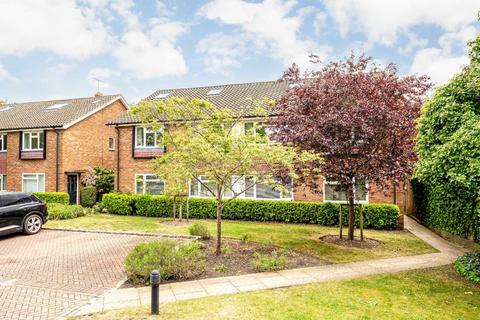 Percy Road, Hampton TW12