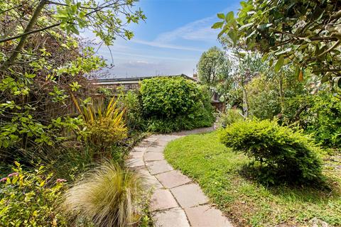 3 bedroom end of terrace house for sale, Lynholm Road, Polegate BN26