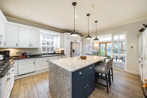 5 bedroom detached house to rent, Prospect Place, London SW20