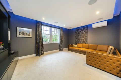 5 bedroom detached house to rent, Prospect Place, London SW20