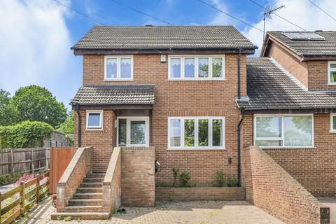 3 bedroom detached house to rent, Roebuck Lane, Buckhurst Hill IG9