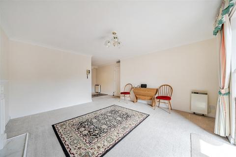 2 bedroom apartment for sale, Regent Court, SY11 2BU