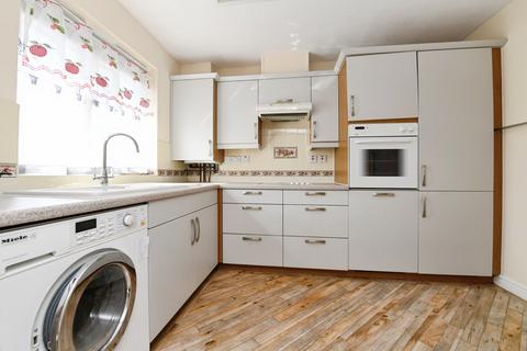1 bedroom flat for sale, Crowstone Road, Westcliff-on-Sea, Essex, SS0