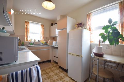 2 bedroom flat for sale, Milton Court, Frinton Road, Holland-on-Sea, CO15 5UW