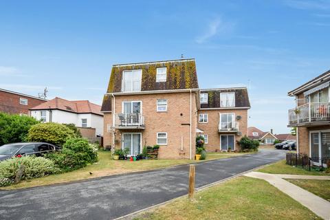 2 bedroom flat for sale, Milton Court, Frinton Road, Holland-on-Sea, CO15 5UW
