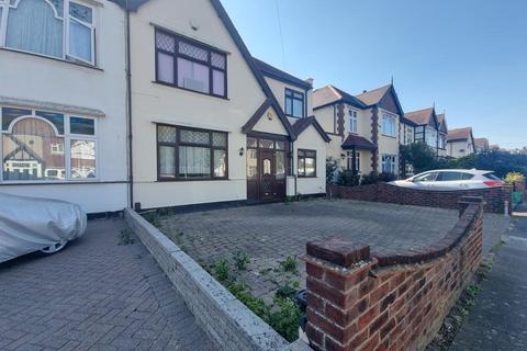 4 bedroom house for sale, Tresco Gardens, Seven kings